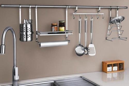 厨房置物架选碳钢还是不锈钢