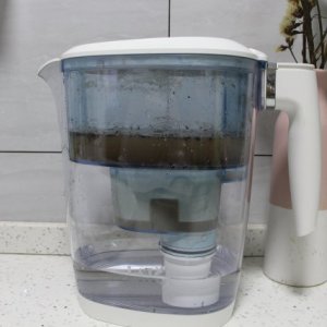 莱卡净水壶暴力测评：泥水也能秒变直饮水